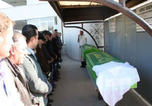 Erzurum yolunda nişanlı çiftin feci sonu!